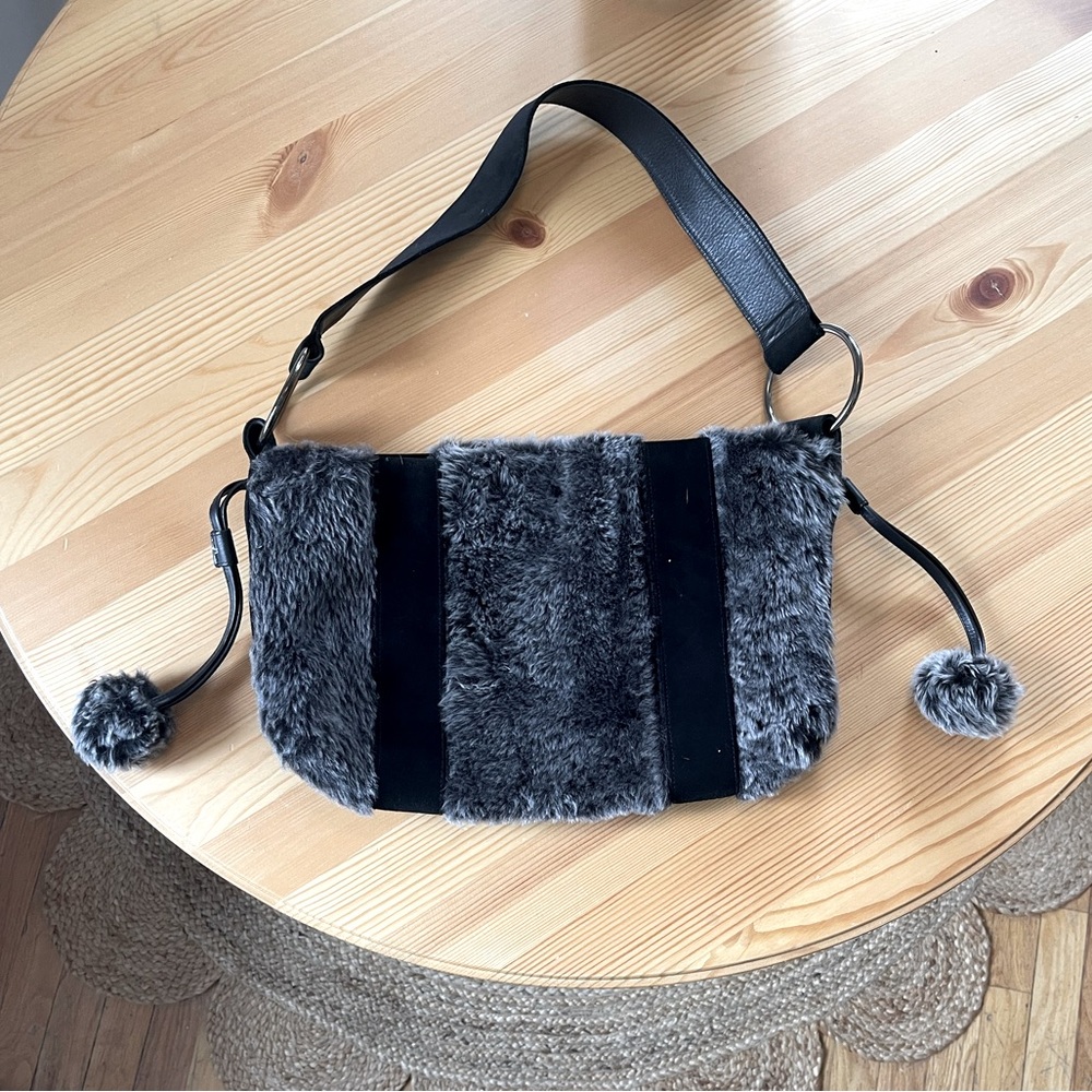 Stuart Wiseman fur tote